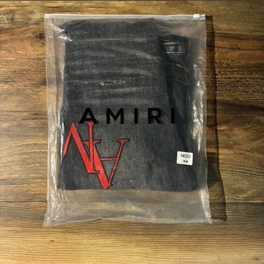 AMIRI Men's Gray Jeans with Red Detailing